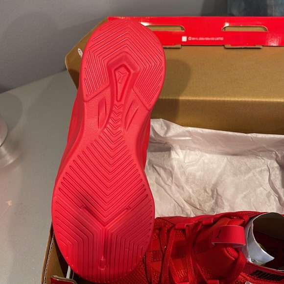 Red Pumas **** New InBox - Picture 3 of 3